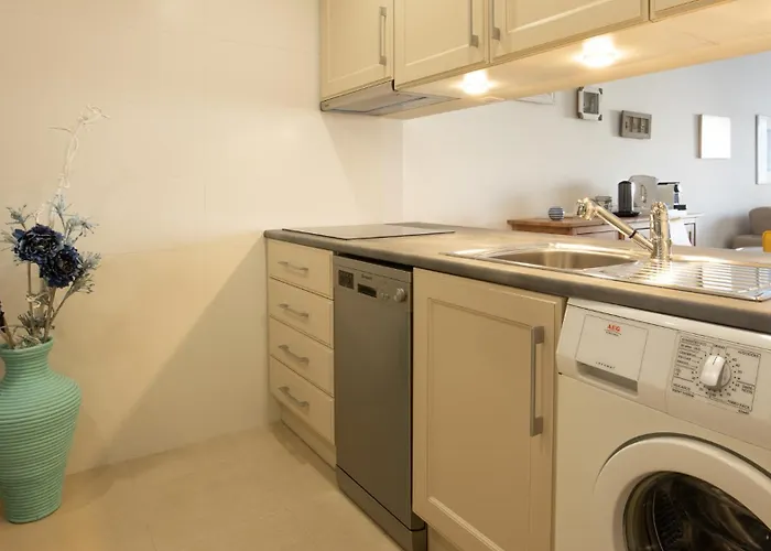 Palmeira Gale - Sea View - Wifi - By Bedzy Apartment *